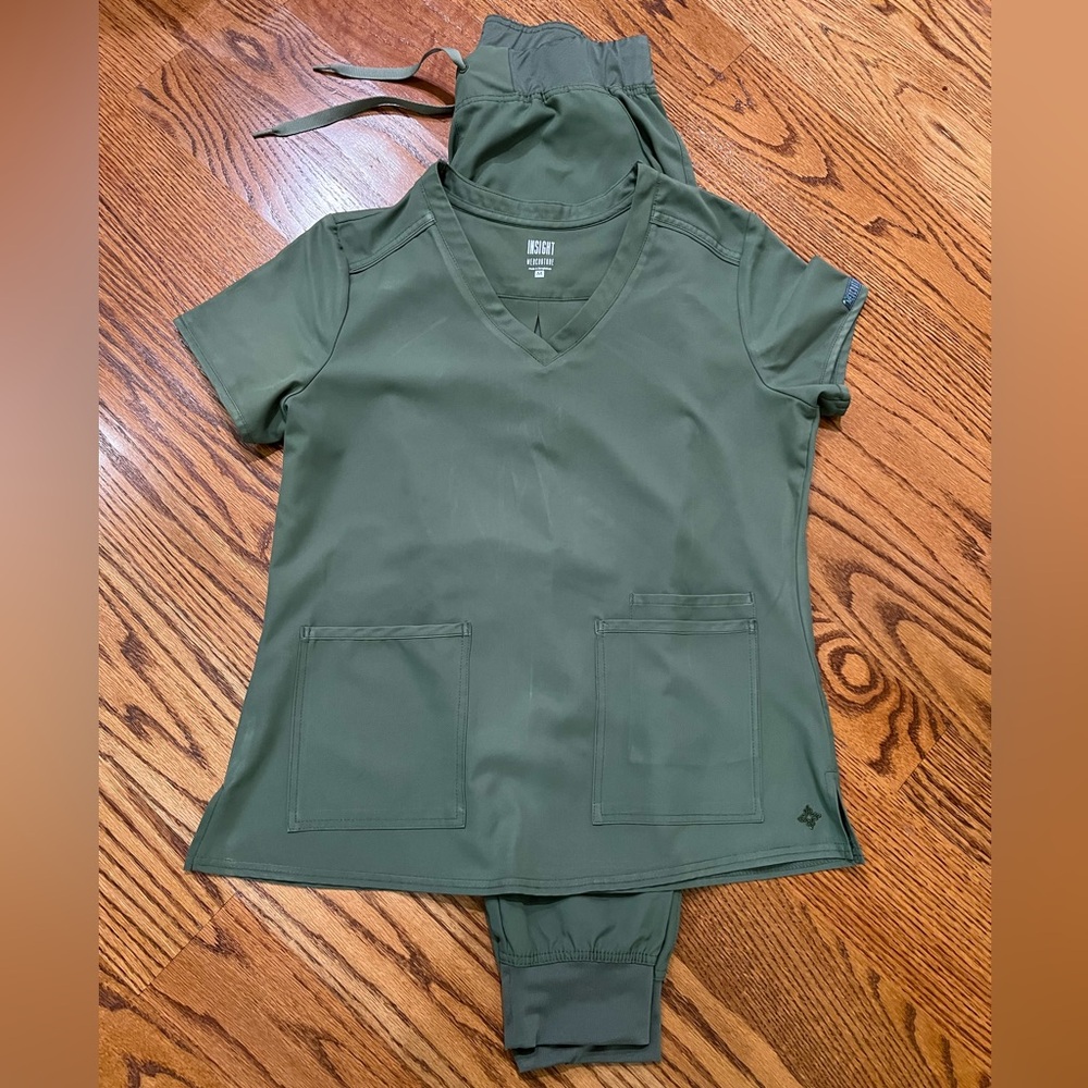 Med Couture scrub set size medium
